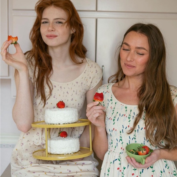 Fin and Vince Dress in Garden Floral - Picture 4 of 8